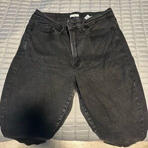 Good American Always Fits Black Jeans